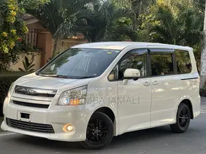 Toyota Noah 2009 White