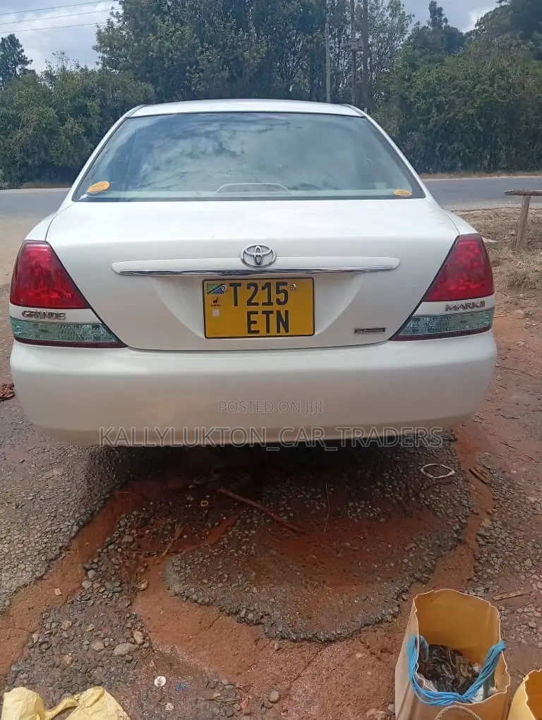 Toyota Mark II 2004 White