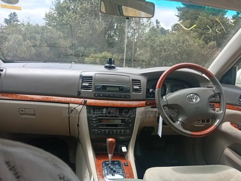 Toyota Mark II 2004 White