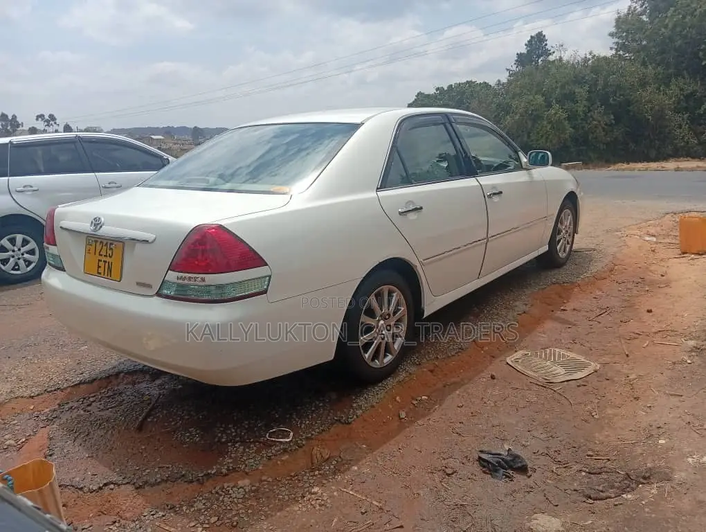 Toyota Mark II 2004 White
