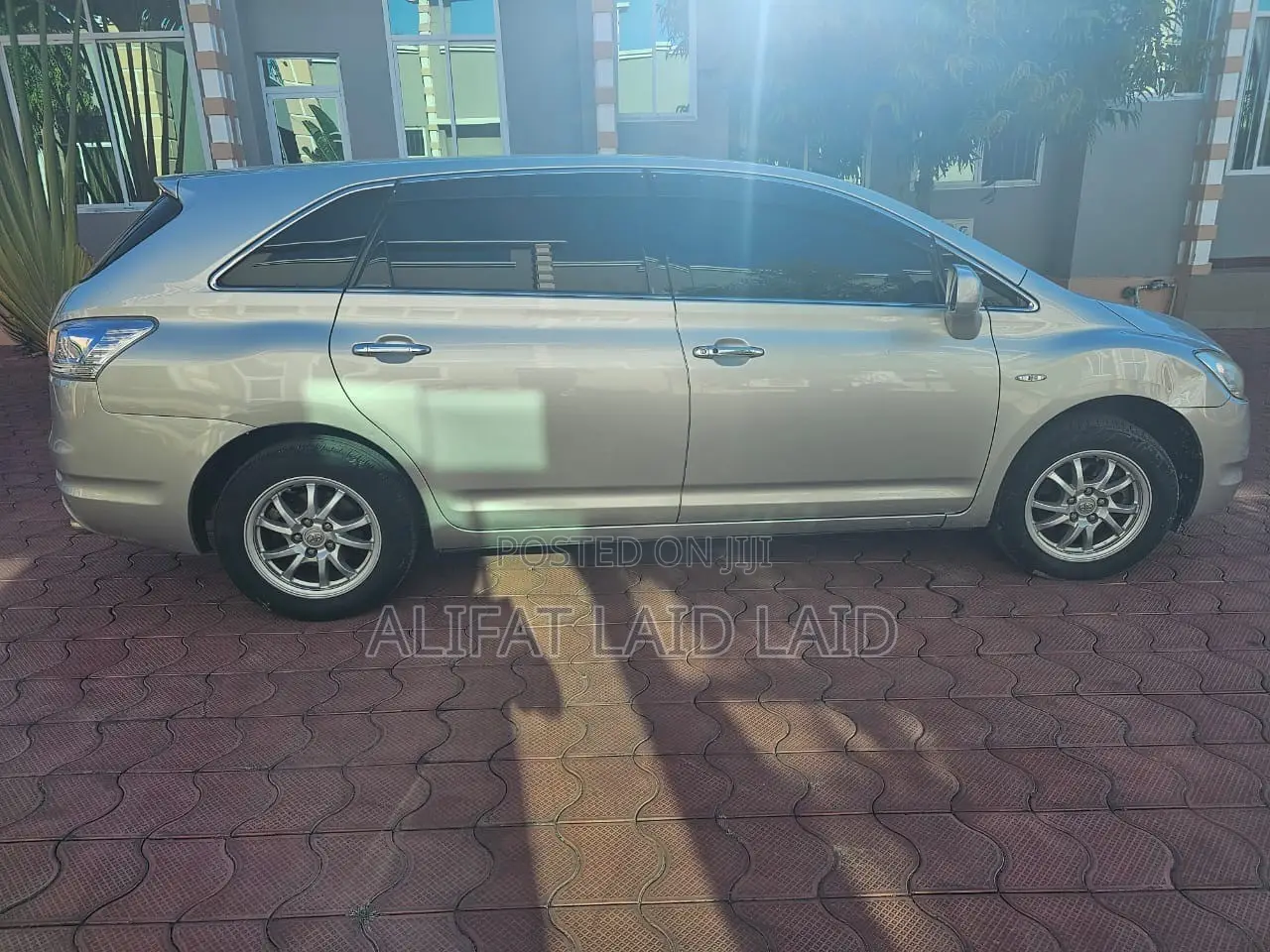 Toyota Mark X Zio 2.4 AWD (6 seater) 2010 Silver