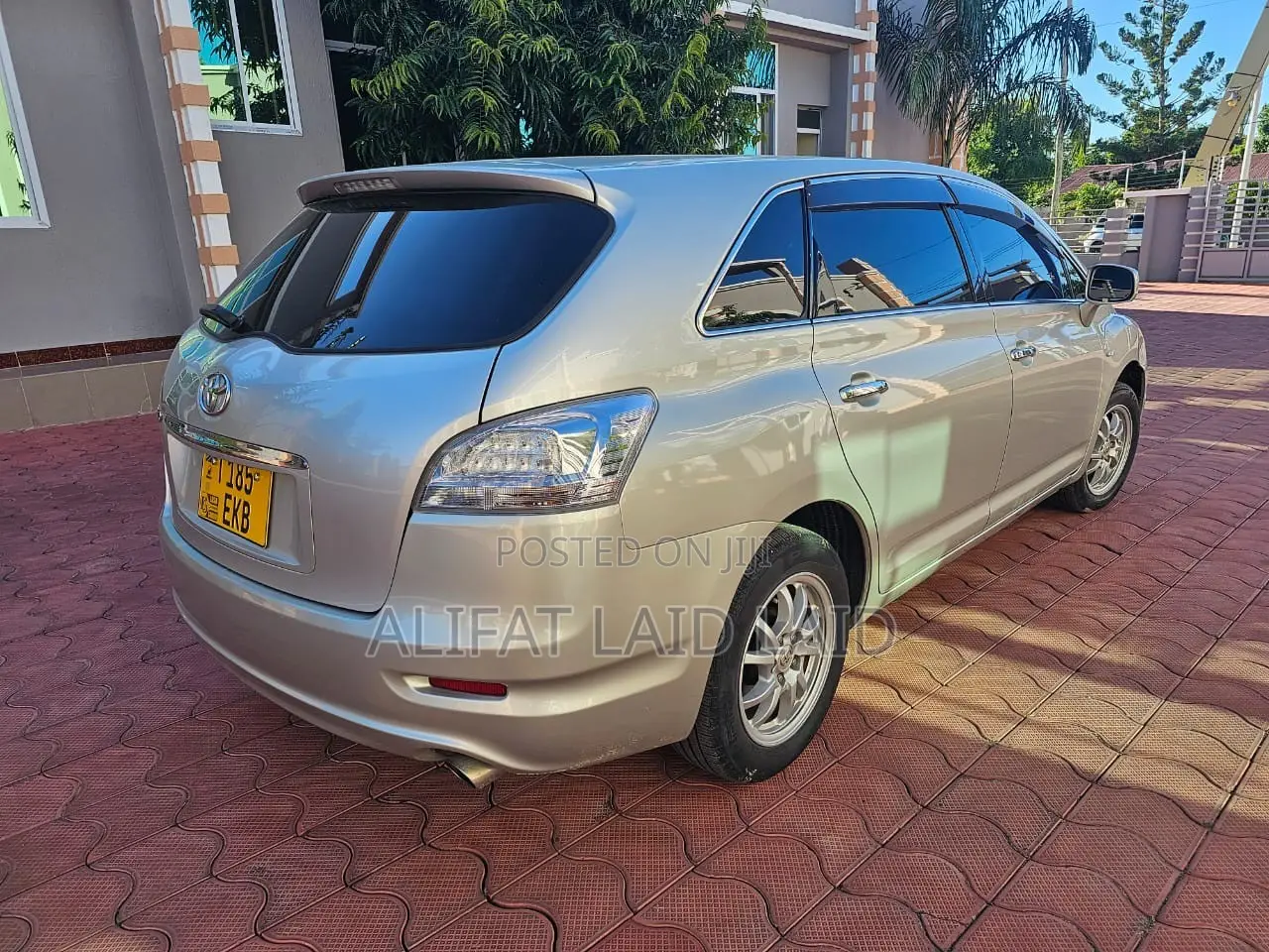 Toyota Mark X Zio 2.4 AWD (6 seater) 2010 Silver