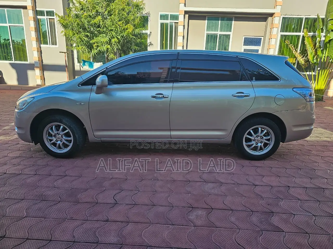 Toyota Mark X Zio 2.4 AWD (6 seater) 2010 Silver