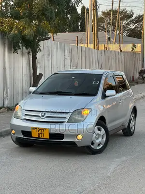 Toyota IST 2005 Silver