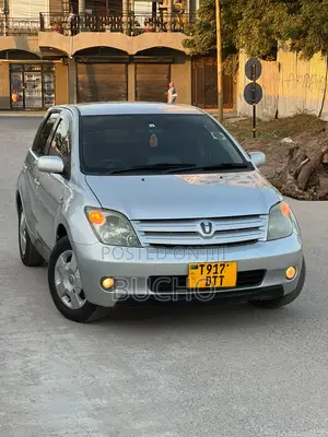 Toyota IST 2005 Silver
