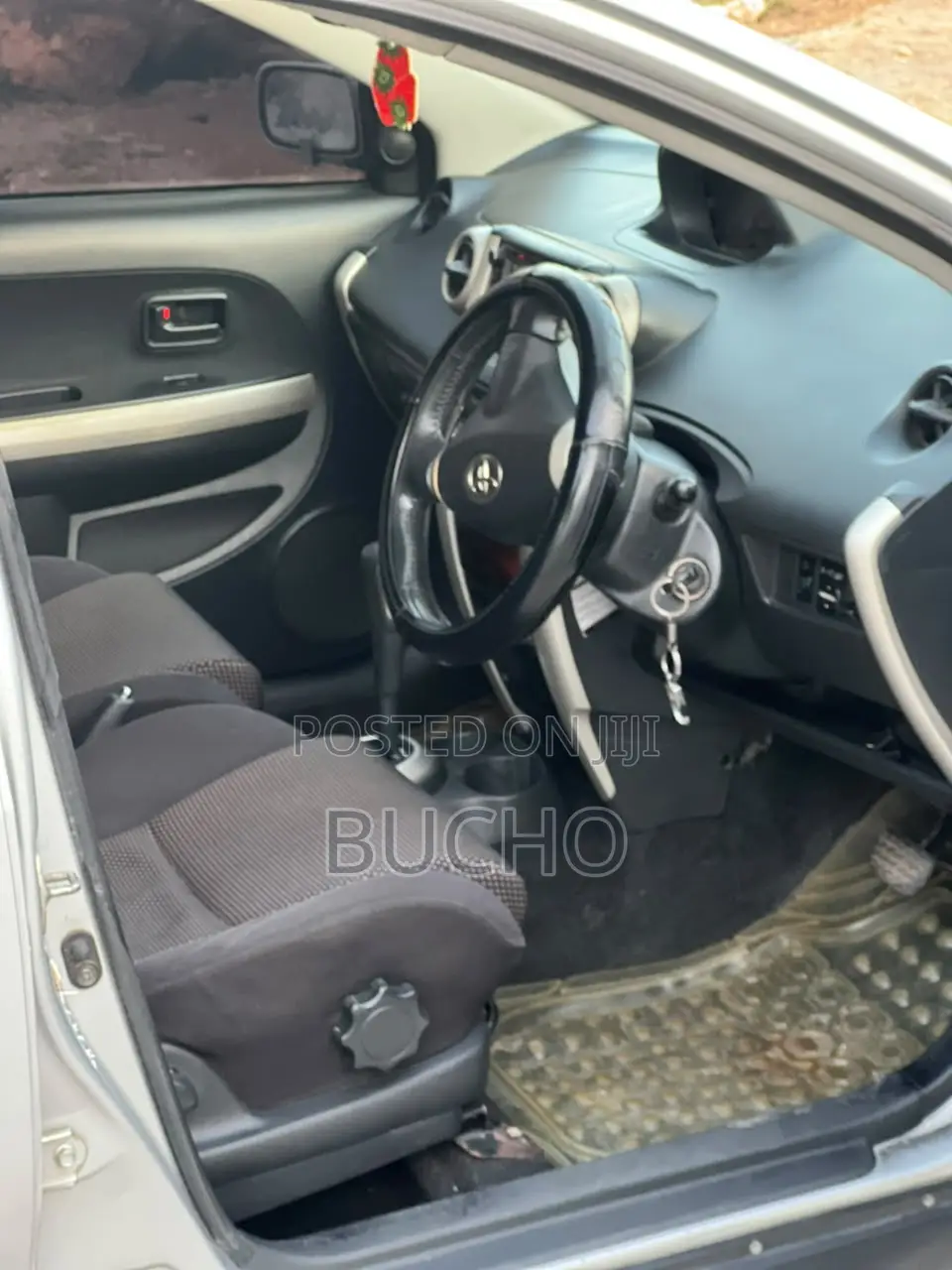 Toyota IST 2005 Silver