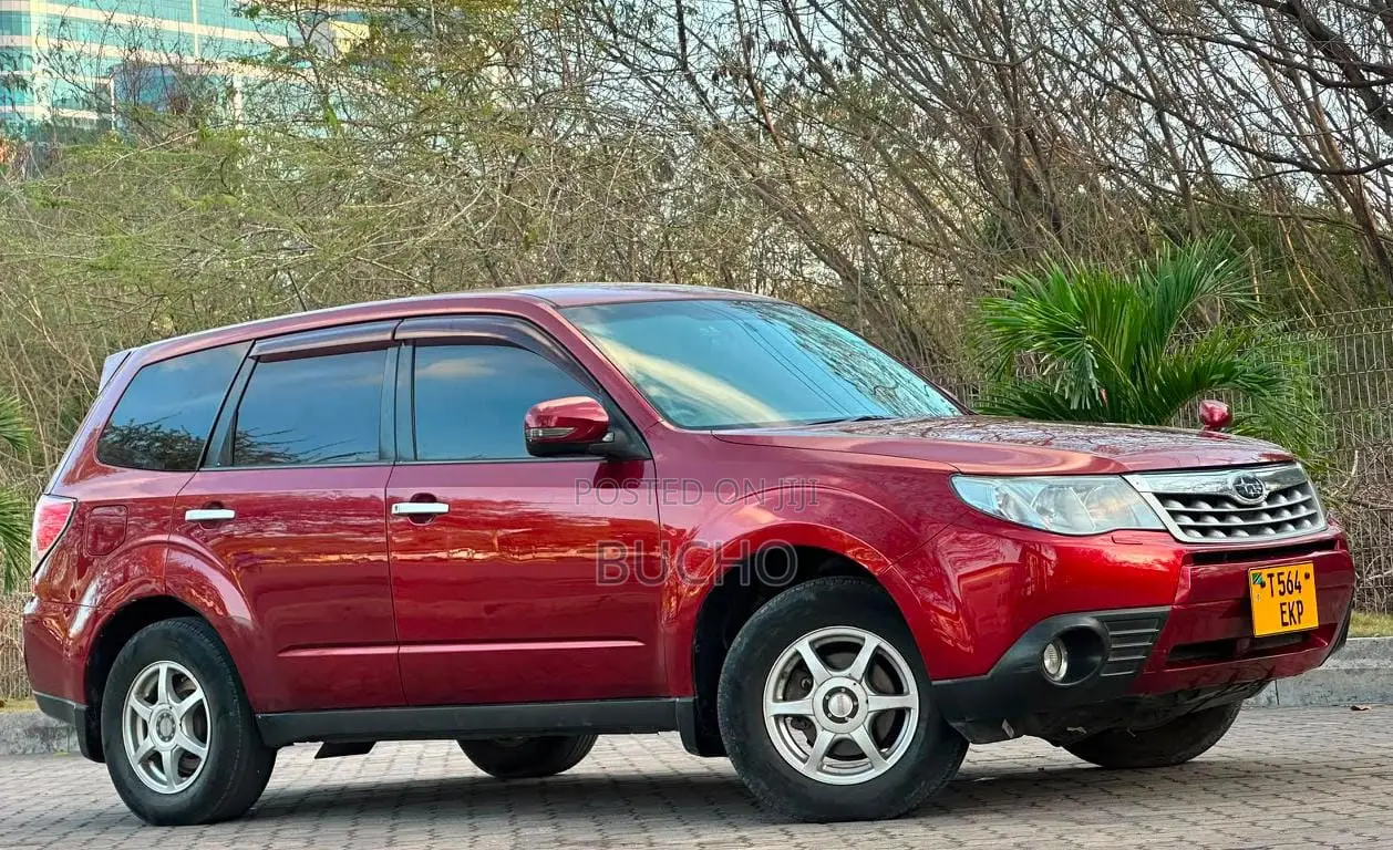 Subaru Forester 2011 Maroon