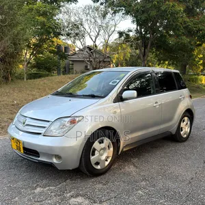 Toyota IST 2005 Silver