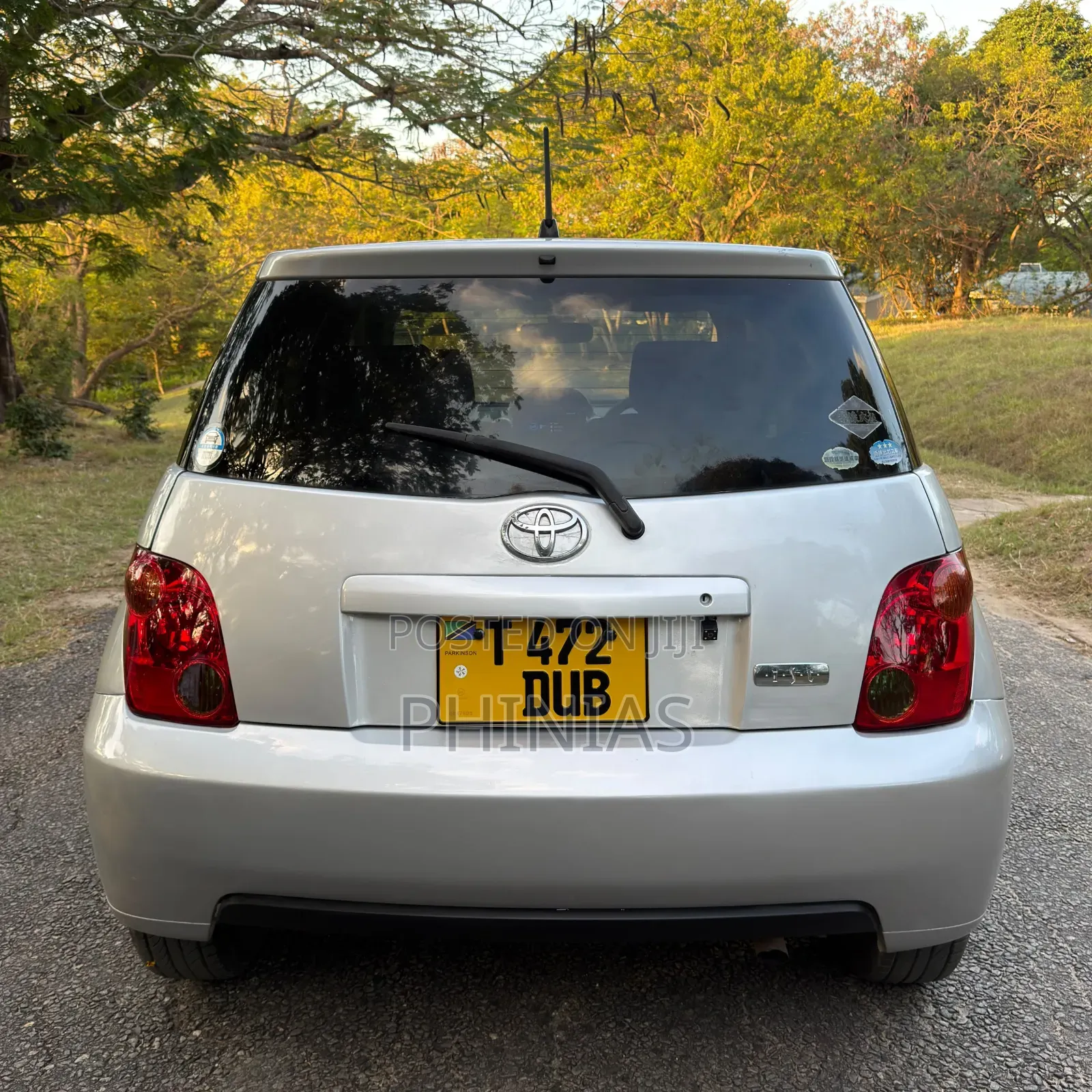 Toyota IST 2005 Silver