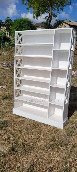 Kabati La Viatu Rangi Nyeupe