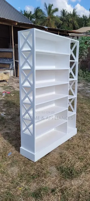 Kabati La Viatu Rangi Nyeupe