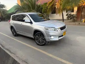 Toyota Vanguard 2010 Silver