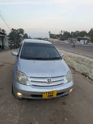 Toyota IST 2005 Silver