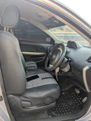 Toyota IST 2005 Silver