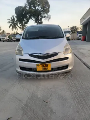 Toyota Ractis 2005 Silver