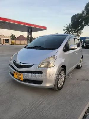 Toyota Ractis 2005 Silver