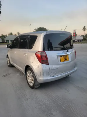 Toyota Ractis 2005 Silver