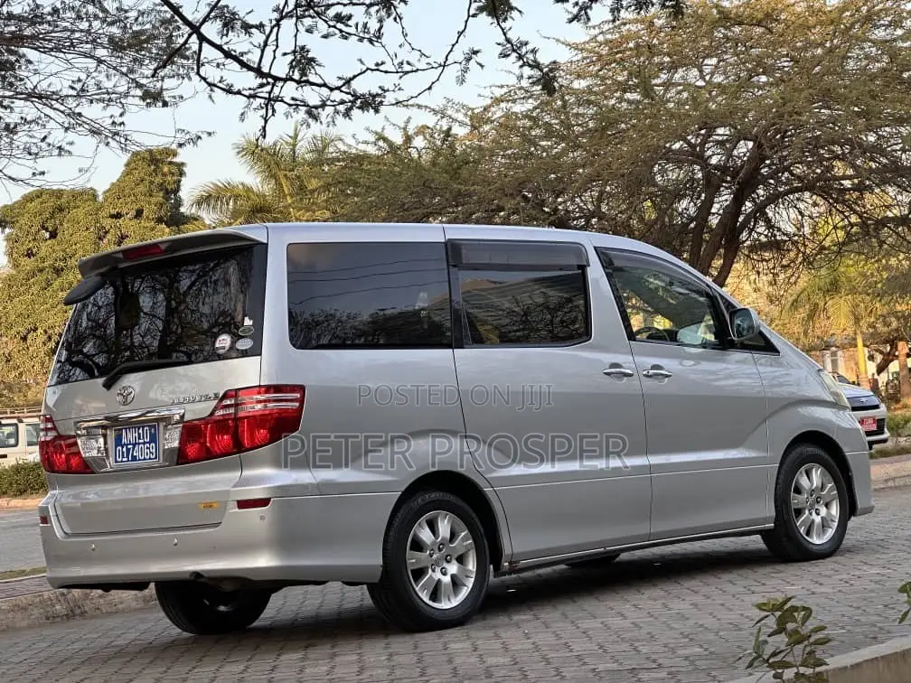 Toyota Alphard 2.4 Petrol AWD 2007 Silver