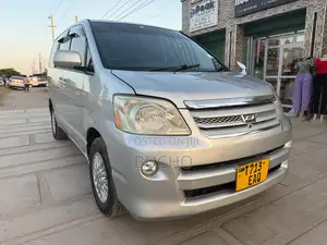 Toyota Noah 2006 Silver