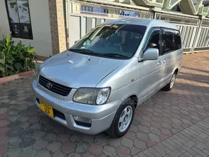 Toyota Noah 2001 Silver