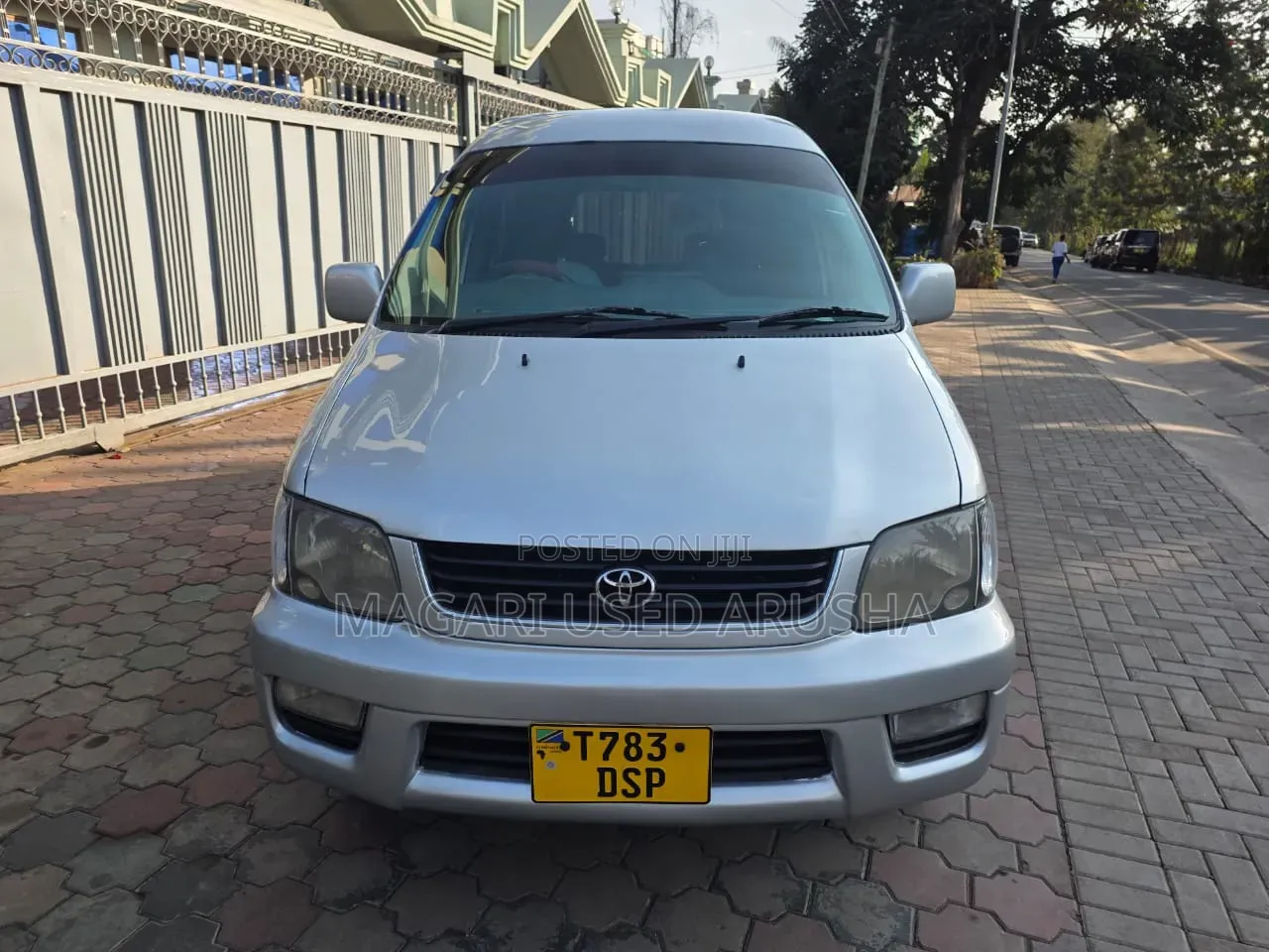 Toyota Noah 2001 Silver