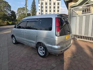 Toyota Noah 2001 Silver