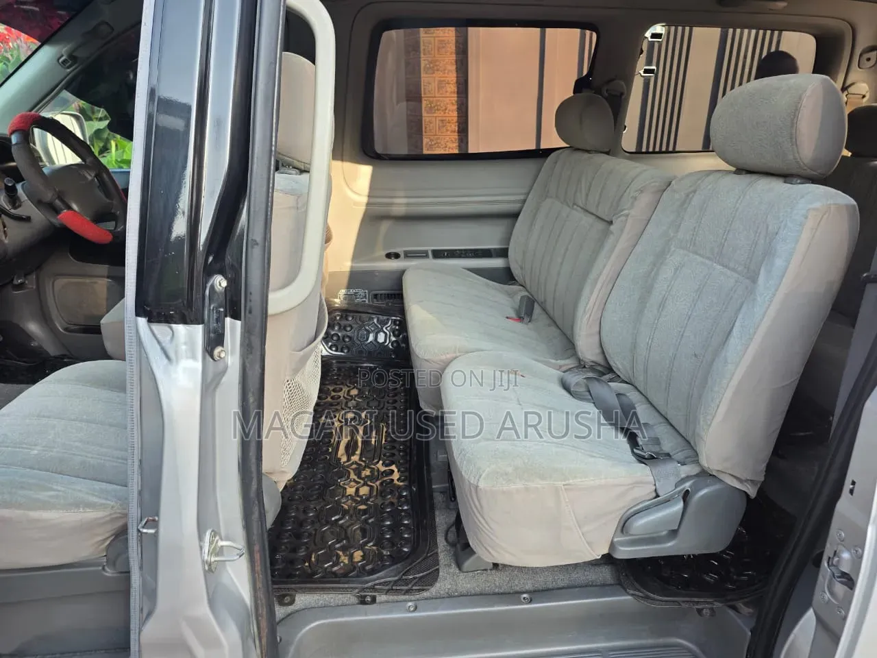 Toyota Noah 2001 Silver