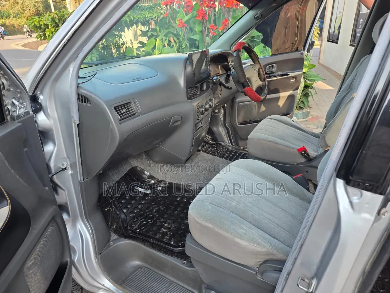 Toyota Noah 2001 Silver