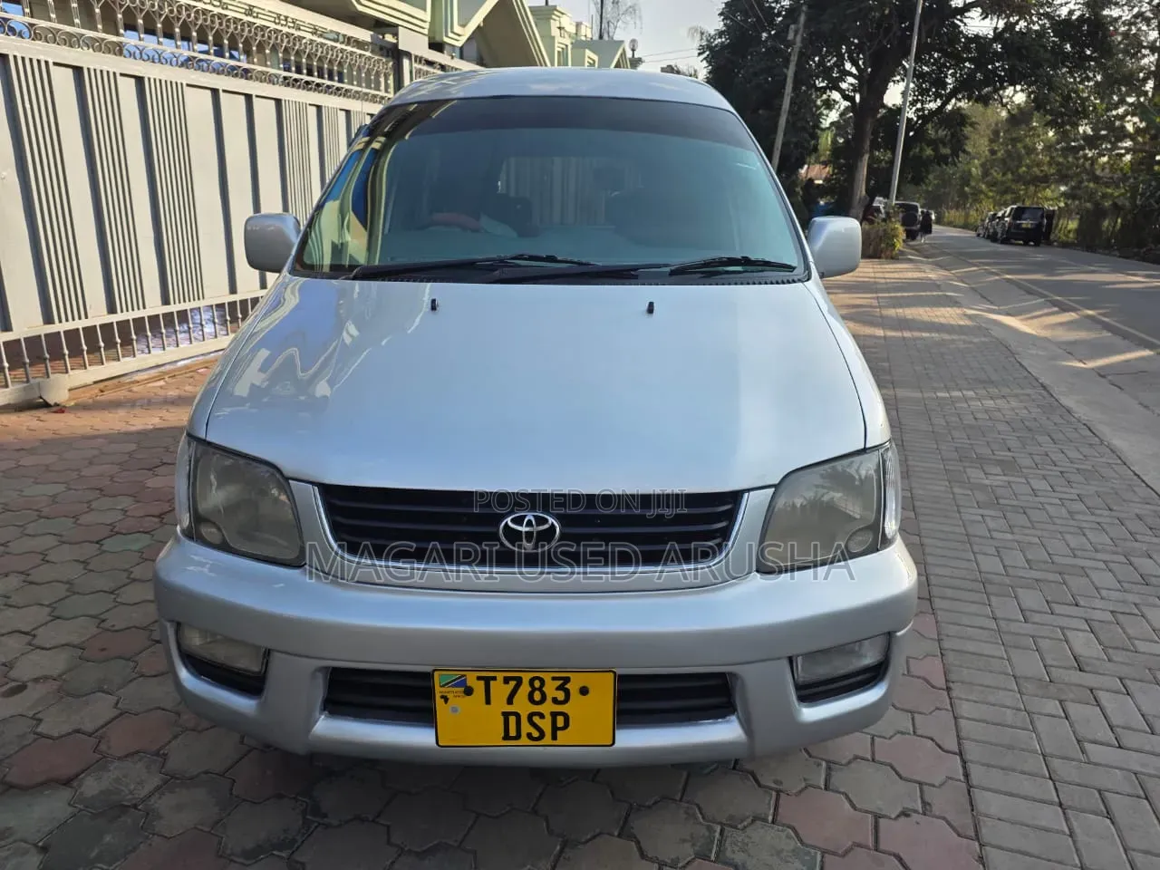 Toyota Noah 2001 Silver