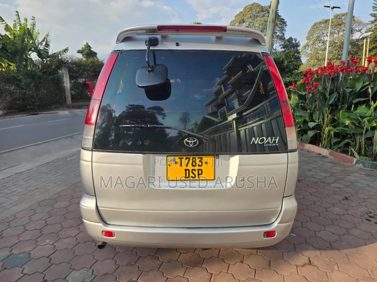Toyota Noah 2001 Silver