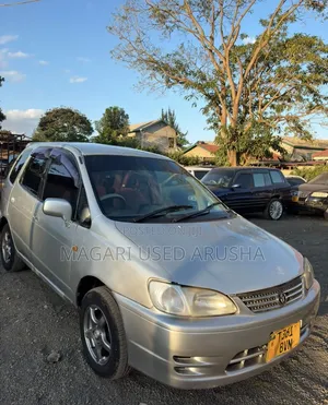Toyota Corolla Spacio 2000 Silver