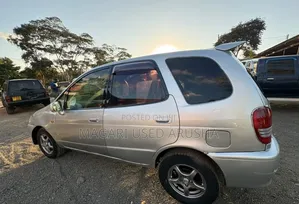 Toyota Corolla Spacio 2000 Silver
