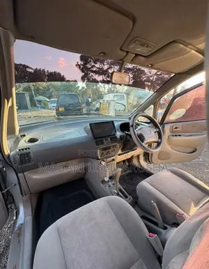 Toyota Corolla Spacio 2000 Silver