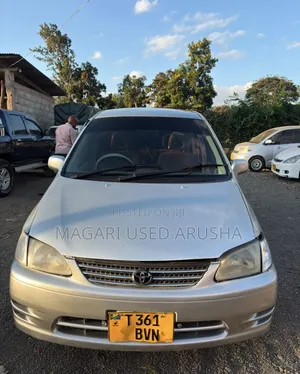Toyota Corolla Spacio 2000 Silver