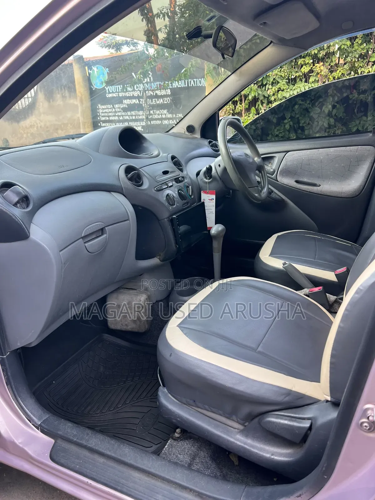 Toyota Vitz 2002 Pink