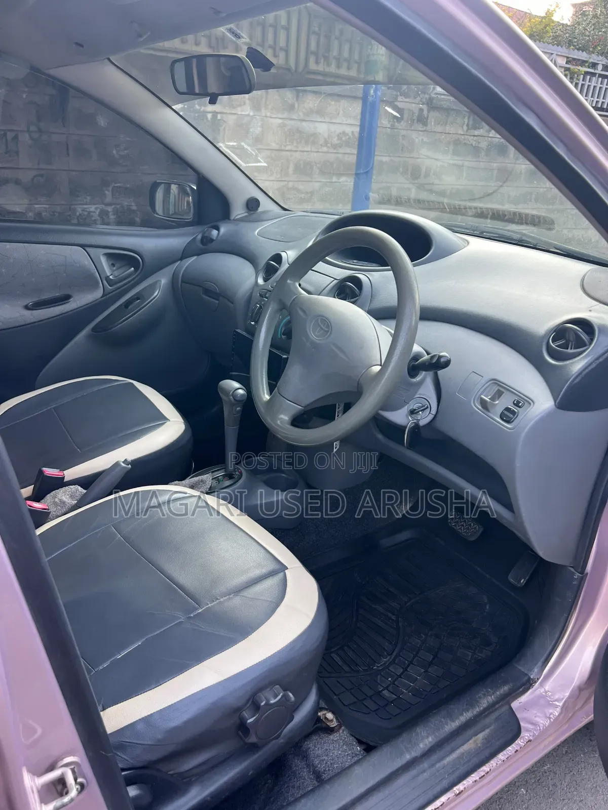 Toyota Vitz 2002 Pink