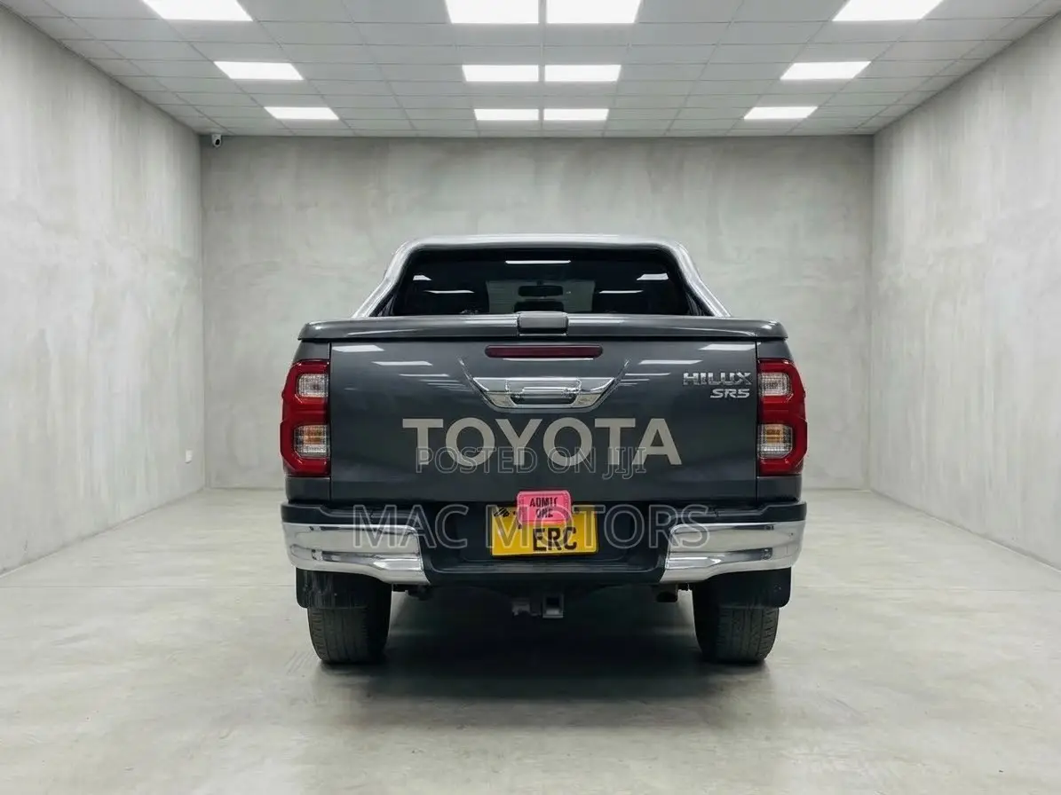 Toyota Hilux 2019 Gray