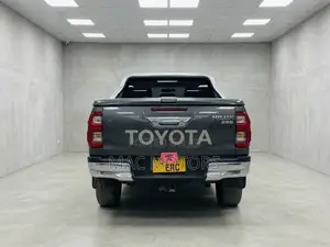 Toyota Hilux 2019 Gray