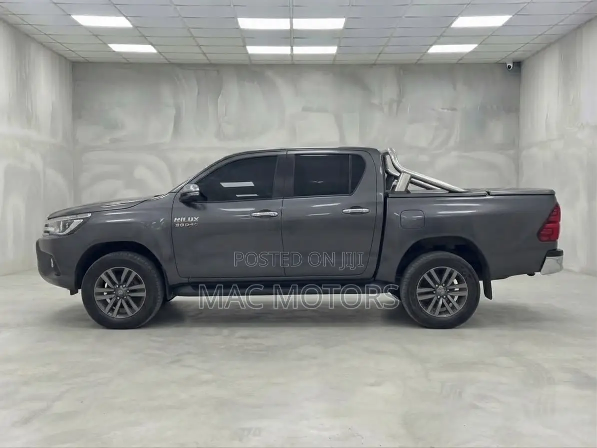 Toyota Hilux 2019 Gray