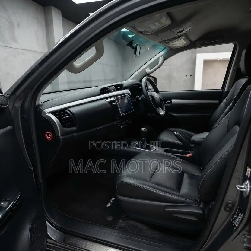 Toyota Hilux 2019 Gray