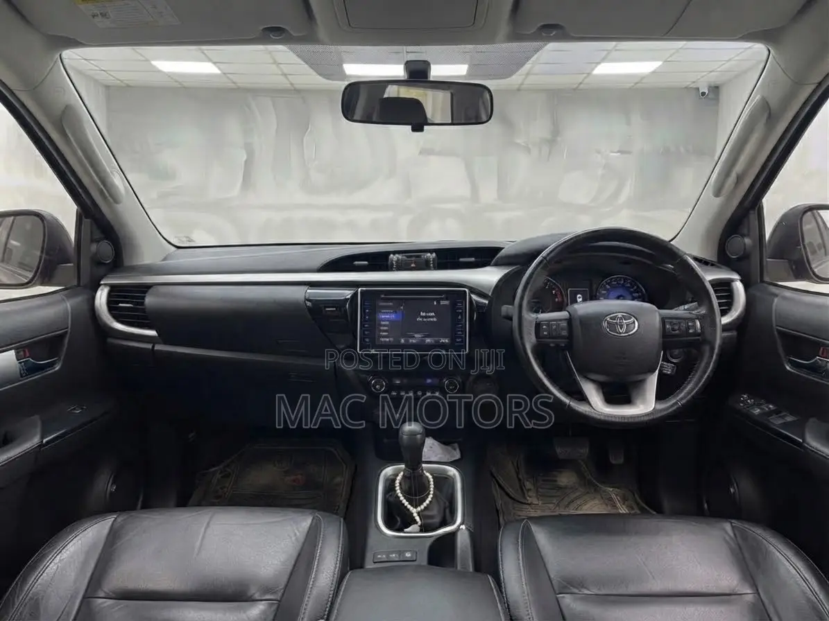 Toyota Hilux 2019 Gray