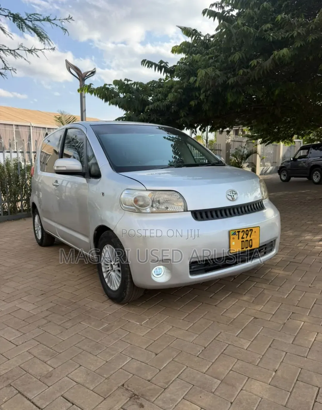 Toyota Porte 2004 Silver