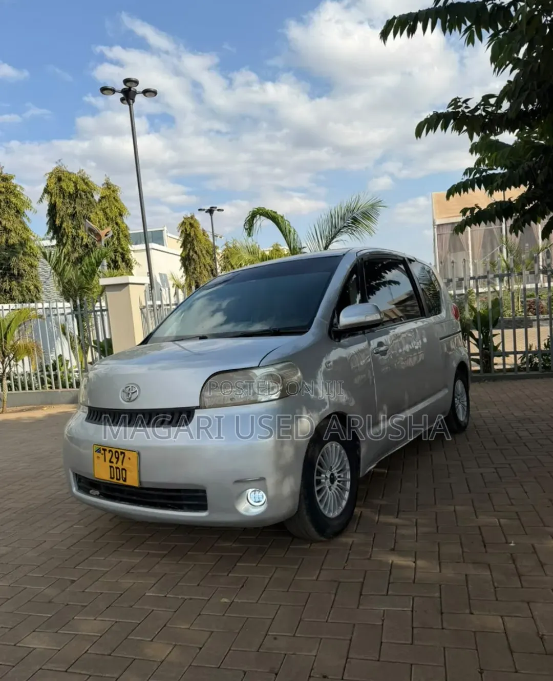 Toyota Porte 2004 Silver