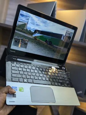 Laptop Toshiba 8GB Nvidia HDD 320GB