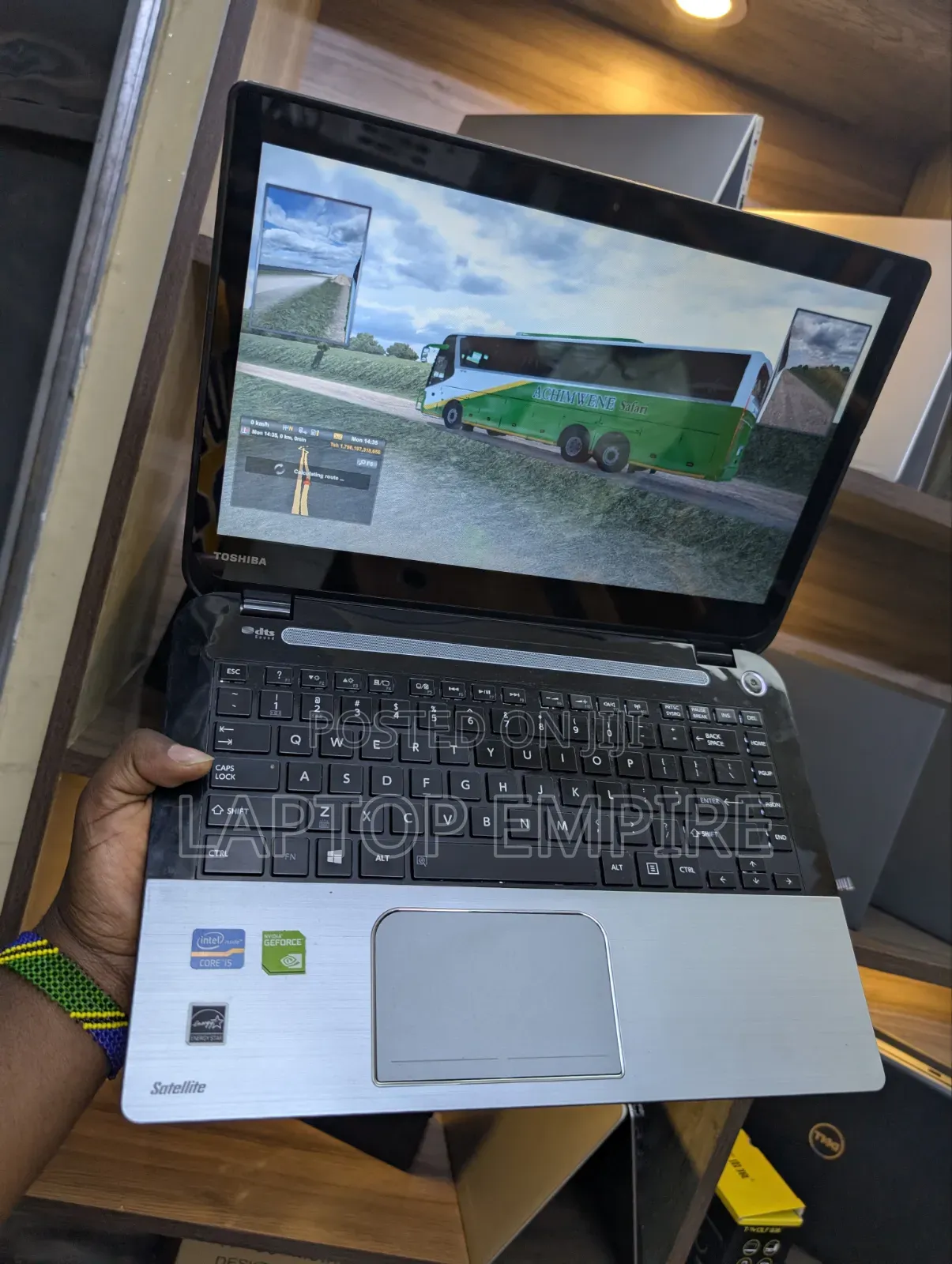 Laptop Toshiba 8GB Nvidia HDD 320GB