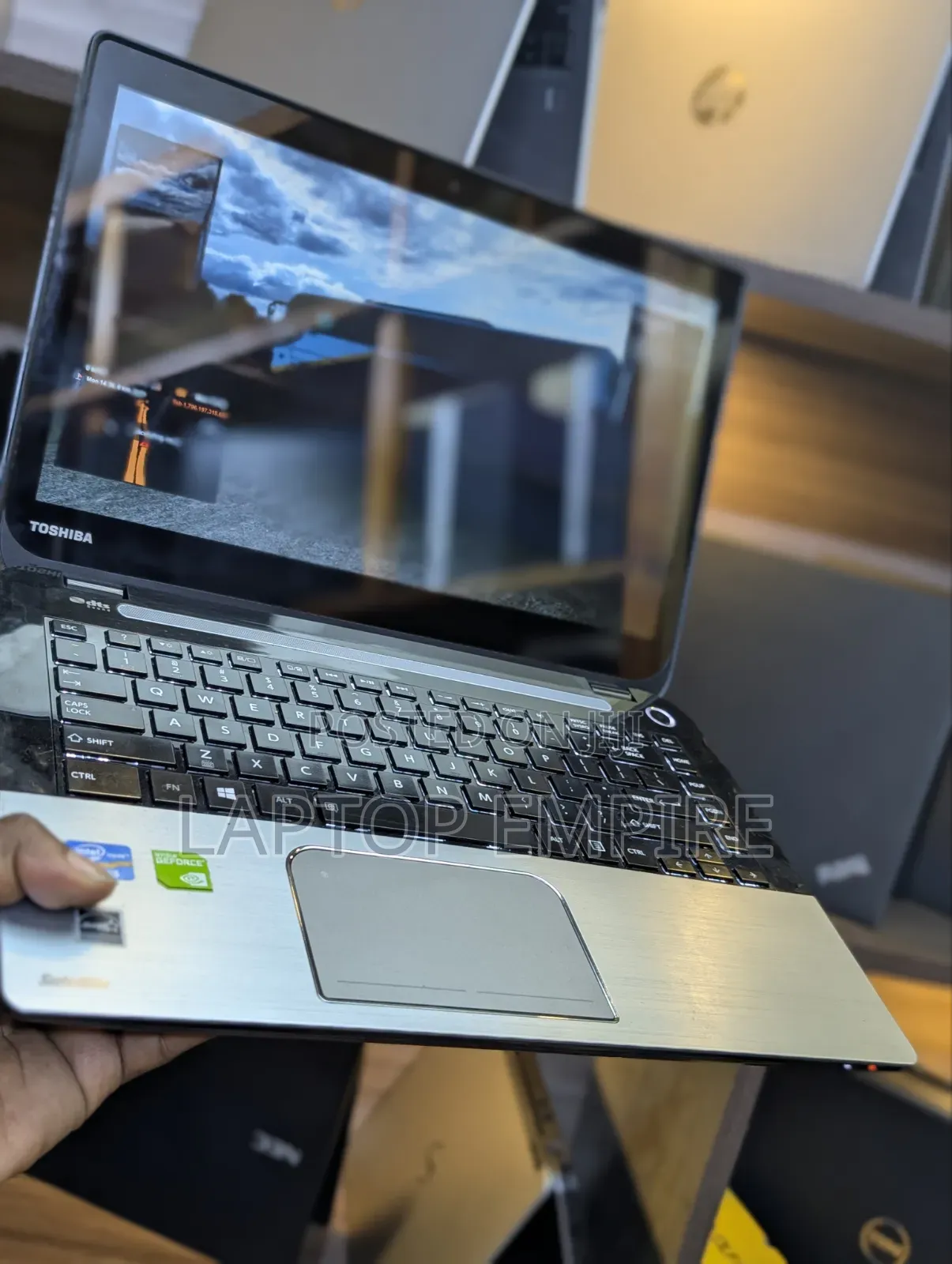 Laptop Toshiba 8GB Nvidia HDD 320GB