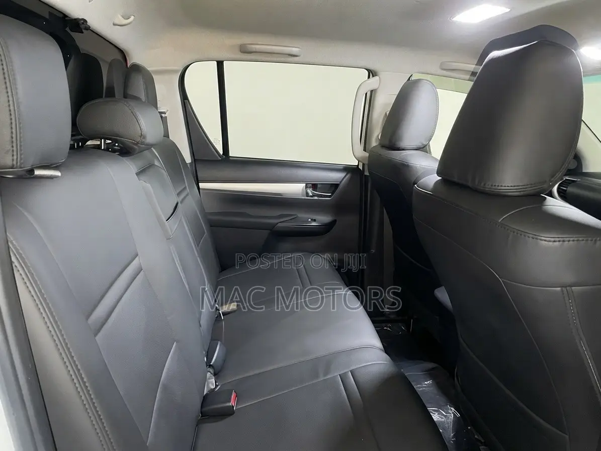 Toyota Hilux Revo Double Cab Deisel 2.4 AWD 2022 Pearl