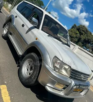 Toyota Land Cruiser Prado 1999 White