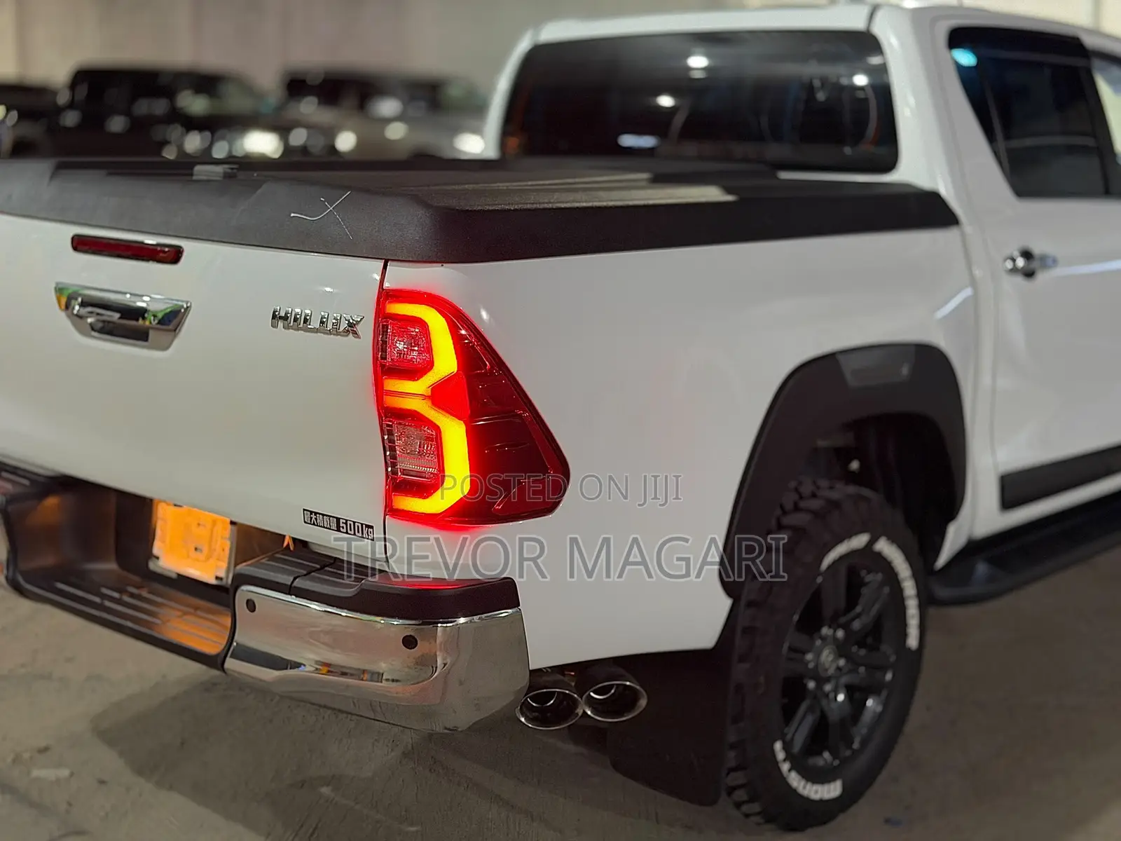 Toyota Hilux 2022 White