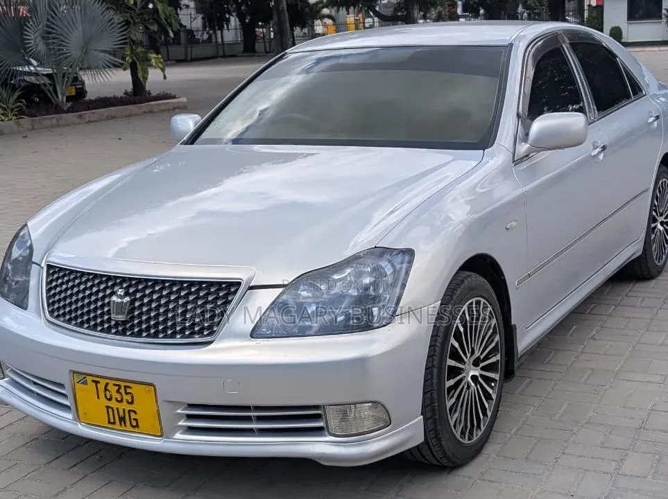 Toyota Crown Royale 2005 Silver